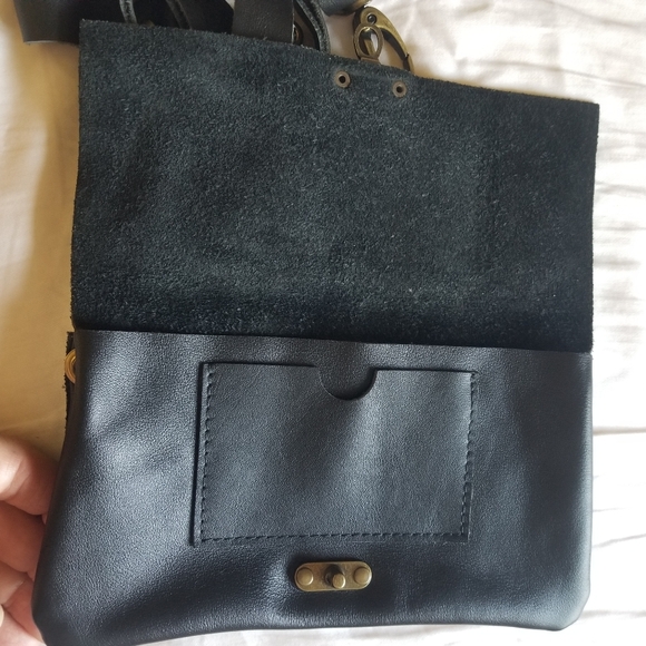 Roaminate handmade black leather crossbody clutch purse small flaw - Picture 4 of 12